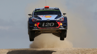 The Craziest Jump In Rally Kills Cars In Australia<em></em>